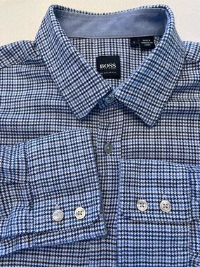 Hugo Boss - all cotton Herringbone pattern shirt Size Large